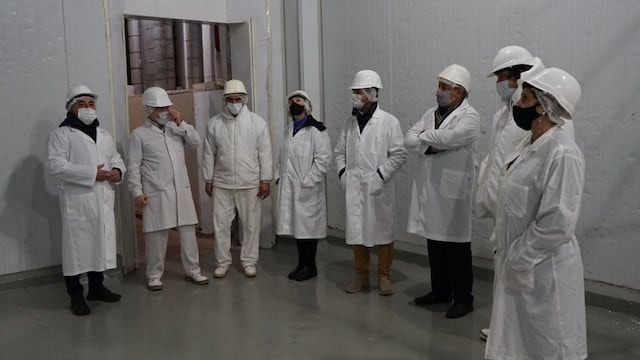 El Intendente Carlos Sánchez visitó las instalaciones del Frigorífico Anselmo.