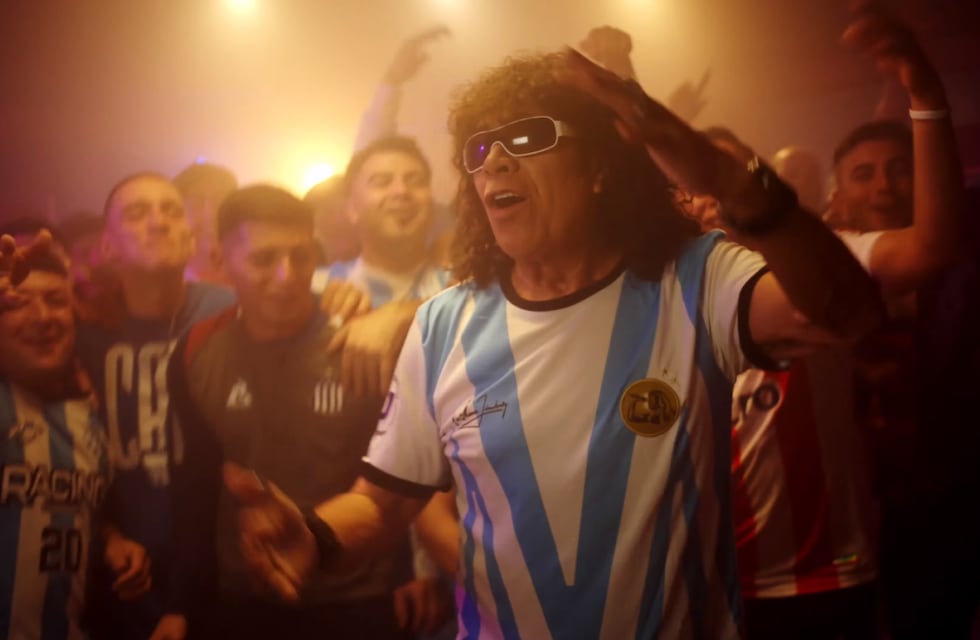 En modo Copa América, la Mona Jiménez estrenó video con el toque de las hinchadas de Córdoba