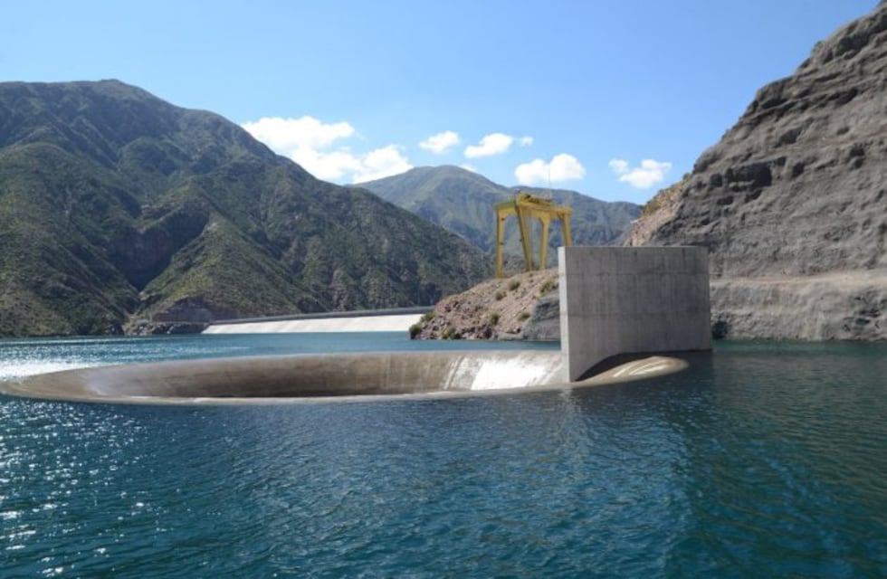Atención mendocinos y turistas, abrirán las compuertas del Descargador de Fondo del Dique Potrerillos