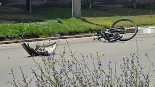 Denunciaron la presencia de un paragolpes frontal en la zona del siniestro fatal en Colonia Caroya.