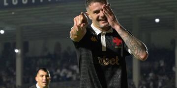 En Brasil, el goleador Pablo Vegetti no se olvidó de Belgrano (La Voz).