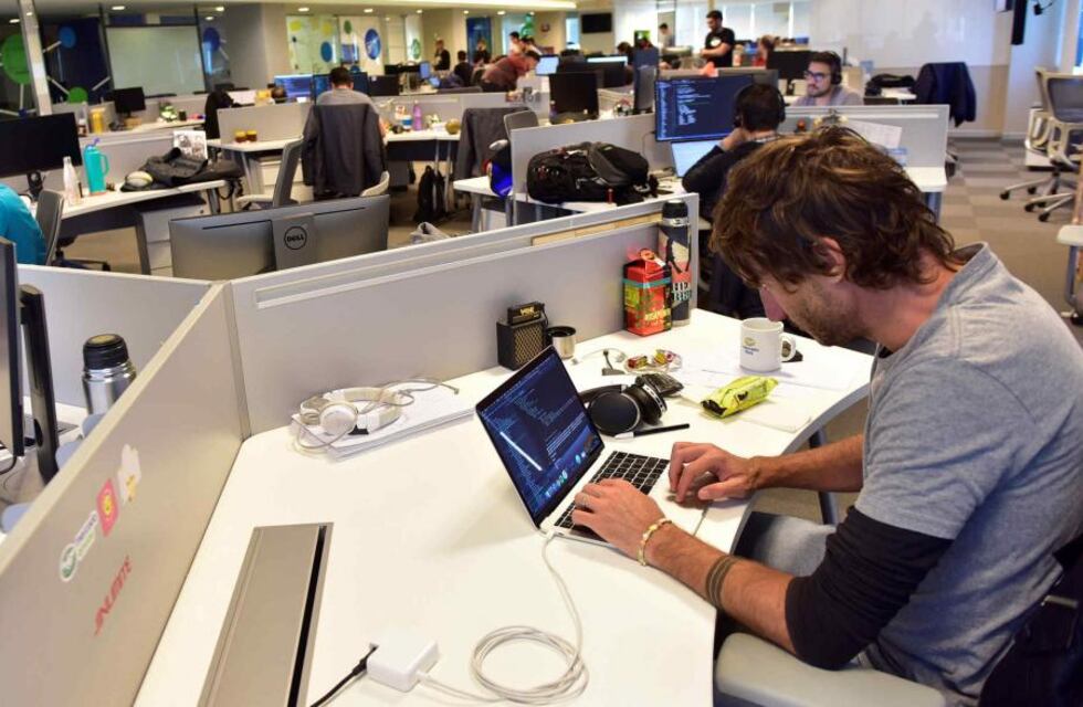 Acuerdo entre Tandil y Ushuaia para mejoras en el polo tecnológico de Tierra del Fuego