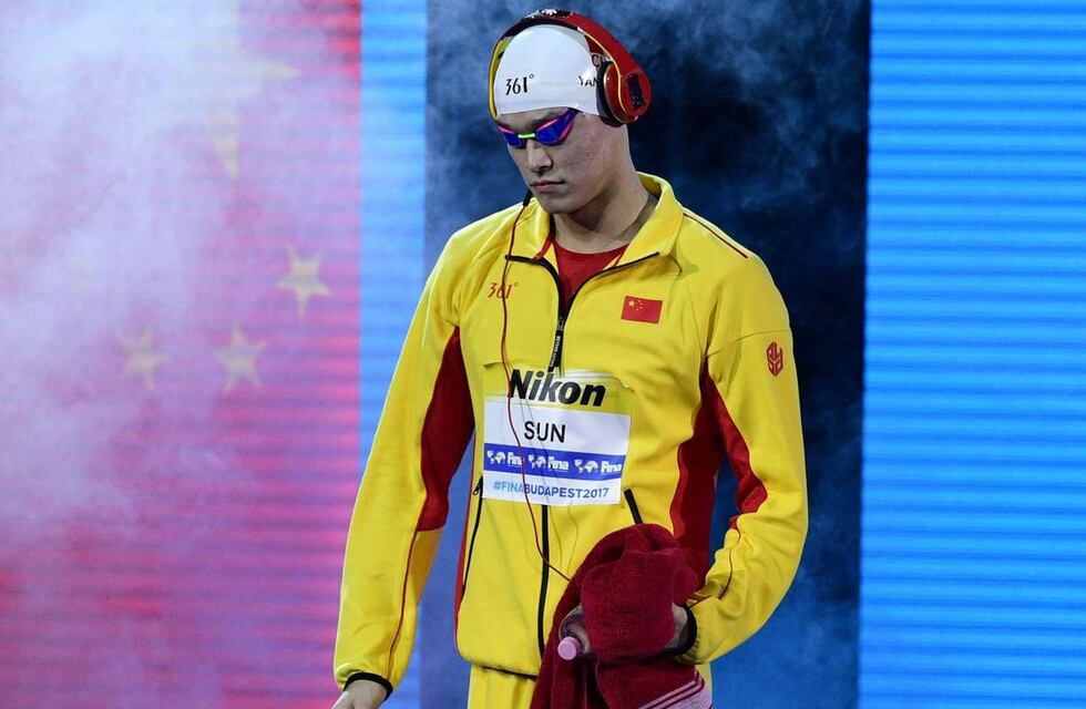 Un nadador olímpico chino queda afuera de Tokio por romper a martillazos una muestra de sangre
