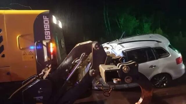 Trágico accidente en Puerto Libertad: un hombre perdió la vida al chocar con una motoniveladora.