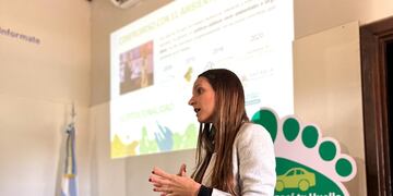 María Paz Caruso, disertando sobre la política medioambiental de Rafaela