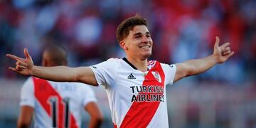 Tres goles del pibe de 21 años para darle la victoria de River frente a San Lorenzo y dejarlo más puntero que nunca.