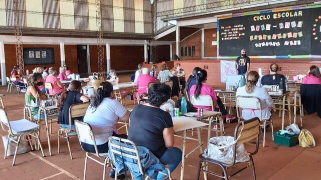25 mujeres participaron del taller dictado por el artista, Horacio Callandrielo