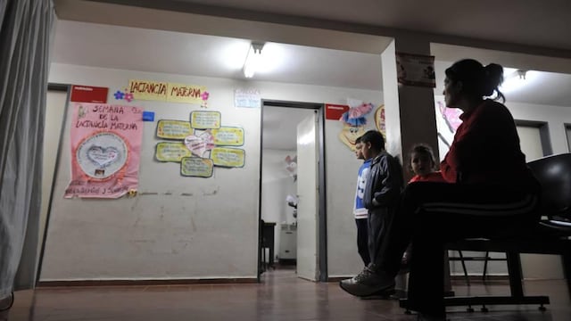 Vecinos reclaman falta de atención y los médicos aseguran que "no dan abasto".