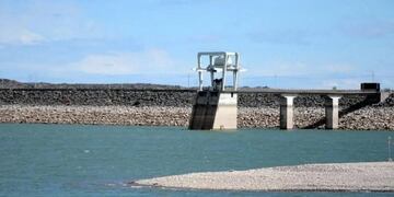 Un hombre que vacacionaba en El Carrizal murió electrocutado al intentar manipular una bomba de agua. Gentileza