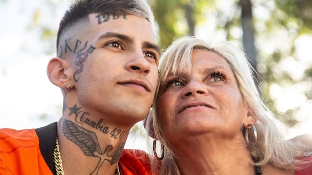 L-Gante junto a su madre.