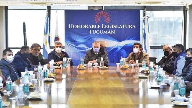 Jaldo se reunió con referentes de las comunas de Santa Lucía y El Manantial.