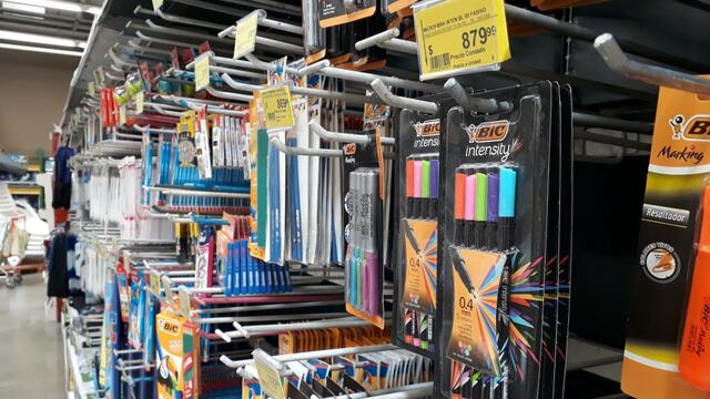 Los artículos de la canasta escolar dentro del programa Vuelta al Cole junto con +Precios Cuidados 2022 se pueden adquirir en supermercados y en pequeños comercios. Foto: La Voz.