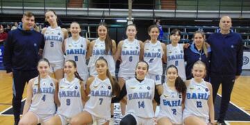 Con las puntaltenses Julia Quinteros, Juana Montivero y Olivia Spagnolo Bahía clasificó al Provincial.