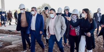 El gobernador Raúl Jalil visitó La Rioja.