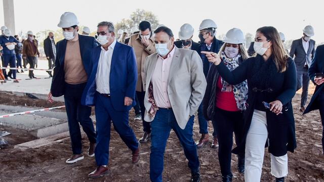 El gobernador Raúl Jalil visitó La Rioja.