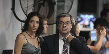 El jefe del bloque oficialista, Germán Martínez, y la secretaria parlamentaria, Paula Penacca (Foto: Federico López Claro)
