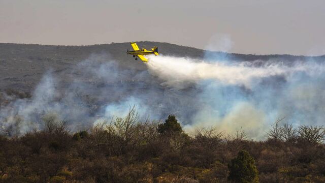 Incendios en Córdoba. Las llamas, en Capilla del Monte, Valle de Punilla. (La Voz)