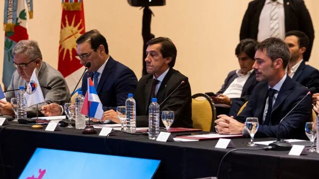 El gobernador de Jujuy, Carlos Sadir, asistió en Salta junto a sus pares del NOA y NEA, y funcionarios de Nación, en las deliberaciones de la Asamblea de Gobernadores del Norte Grande.