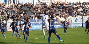 Juniors y Argentino de Monte Maíz definieron por penales, y pasó el equipo del sudeste provincial (Foto: Agustín Córdoba - Prensa GPJ).