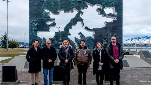 Ushuaia: el diputado nacional VGM Aldo Leiva recorrió lugares relativos a Malvinas