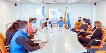 La reunión se llevó a cabo en Casa de Gobierno, en ella se debatió la vuelta a la presencialidad de las clases en Tierra del Fuego.