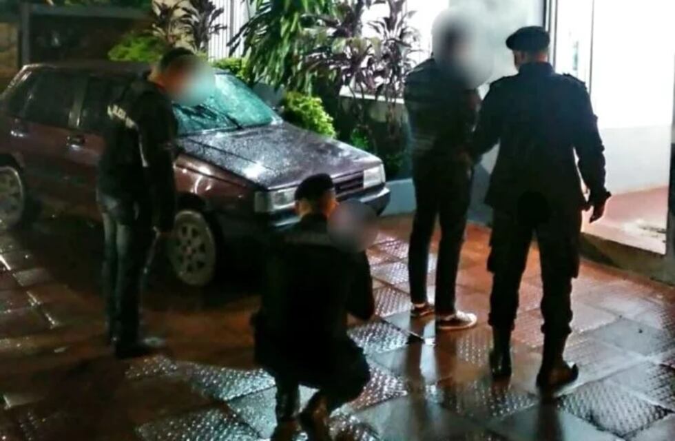 Efectivos policiales recuperaron un automóvil robado en Buenos Aires