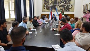 La asamblea se llevó a cabo en el Salón de Intendentes del municipio.