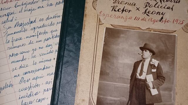 Llegaron al museo más fotos del Dr. Leoni