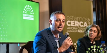 Escuelas de la provincia recibieron computadoras en el marco del proyecto Visionarios.