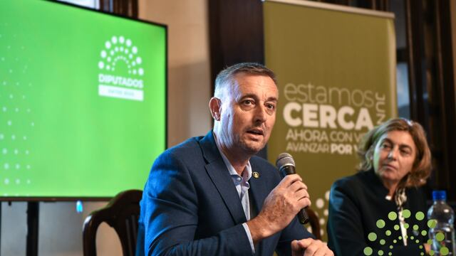 Escuelas de la provincia recibieron computadoras en el marco del proyecto Visionarios.