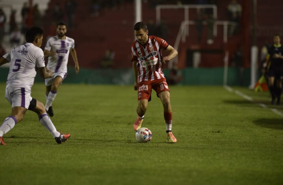 Instituto se despidió de su público con un pálido empate ante Villa Dálmine