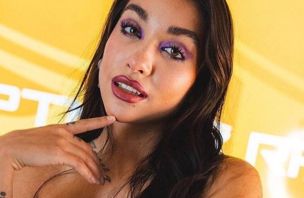 Como Oriana Sabatini, María Becerra se decoloró las cejas para Halloween y causó furor con su look
