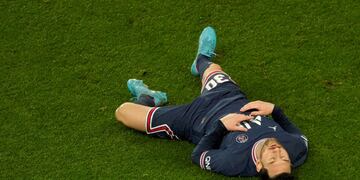 Lionel Messi y un gesto que lo dice todo después de su actuación ante Real Madrid por la Champions League. (AP)