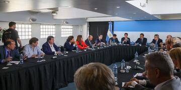 Melella participó de la reunión de gobernadores con Sergio Massa