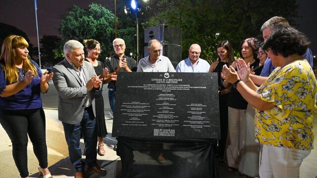 Acto en Arroyito 100 Municipalidad Electiva y 40 años Edificio Municipal