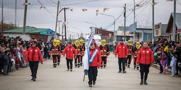 Convocatoria al desfile por el 50° aniversario de Tolhuin
