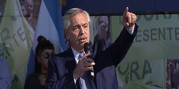 El presidente Alberto Fernández participó de un acto de la UOCRA, junto  al secretario general del gremio de la construcción, Gerardo Martínez, en el campo deportivo de la entidad gremial en Esteban Echeverria, provincia de Buenos Aires.