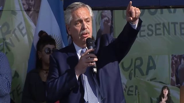 El presidente Alberto Fernández participó de un acto de la UOCRA, junto  al secretario general del gremio de la construcción, Gerardo Martínez, en el campo deportivo de la entidad gremial en Esteban Echeverria, provincia de Buenos Aires.