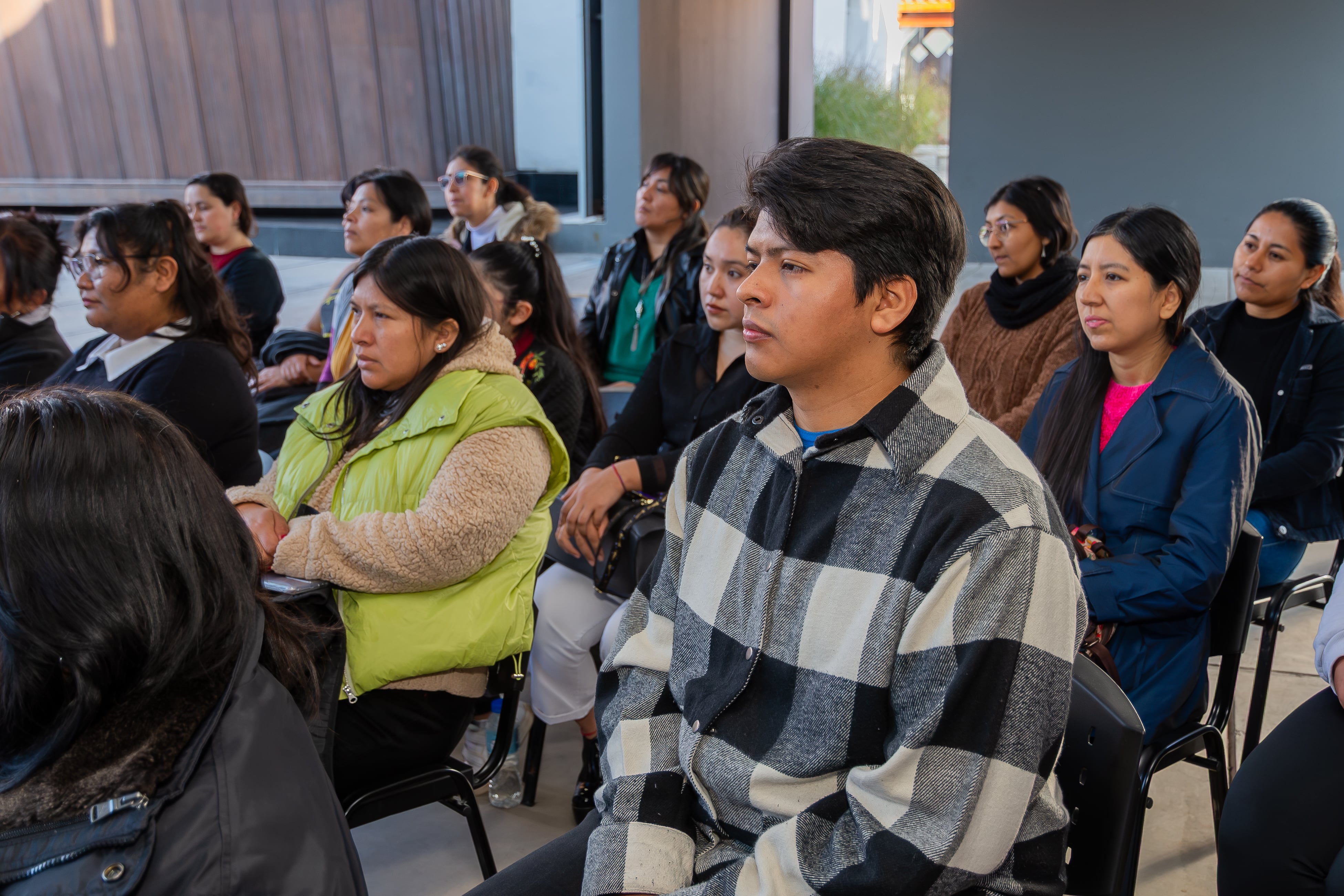 En instalaciones del Cabildo Histórico de Jujuy se concretó la entrega de certificados a participantes que completaron exitosamente el curso "Diseño Canva".