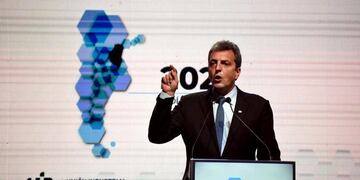 Massa, en el acto central por el Día de la Industria que se desarrolló en Paraná, Entre Ríos.
