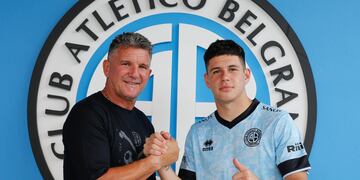 Bruno Zapelli, junto al presidente Luis Artime en la renovación del contrato con Belgrano hasta finales de 2025. (Prensa Belgrano)