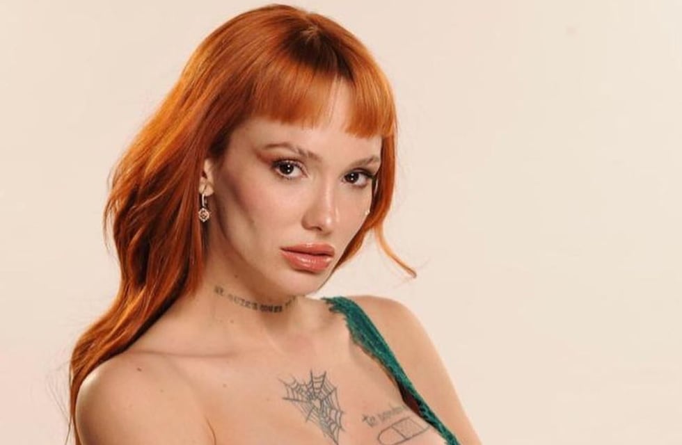 Se reveló el misterio: esto es lo que dice el imponente tatuaje que tiene La Joaqui en las costillas