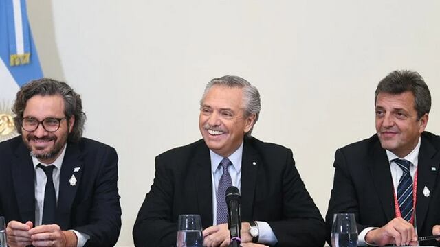 Santiago Cafiero, Alberto Fernández y Sergio Massa (Presidencia).