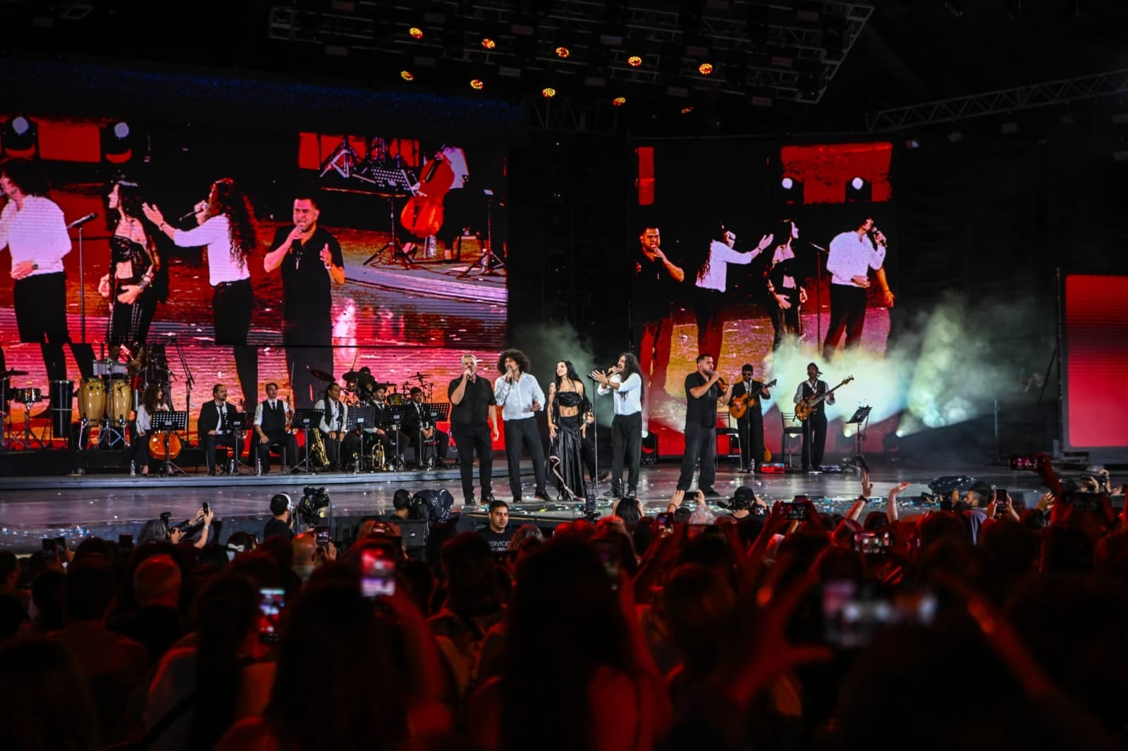 Cosquín 2026, segunda luna. Cazzu y Los Nombradores del Alba. (Carlos Romero / La Voz)