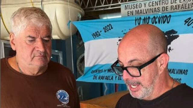 Ale Ambort entregó los libros de Crippa a los excombatientes de Malvinas