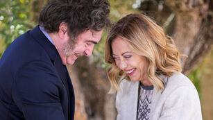 Cómplices: Milei y Meloni en el G7.