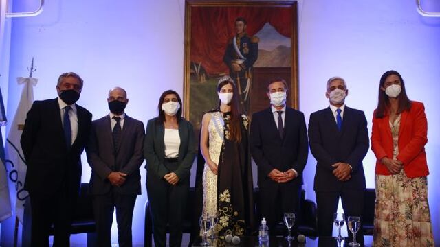 El gobernador Rodolfo Suárez junto a otras autoridades y empresarios durante la presentación de la Fiesta Nacional de la Vendimia al exterior en el Palacio San Martín. Gentileza Gobierno de Mendoza