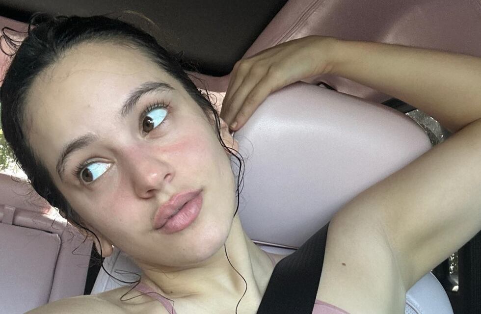 Cuánto cuesta la extravagante camioneta de Rosalía con diseño personalizado a lo “Motomami”