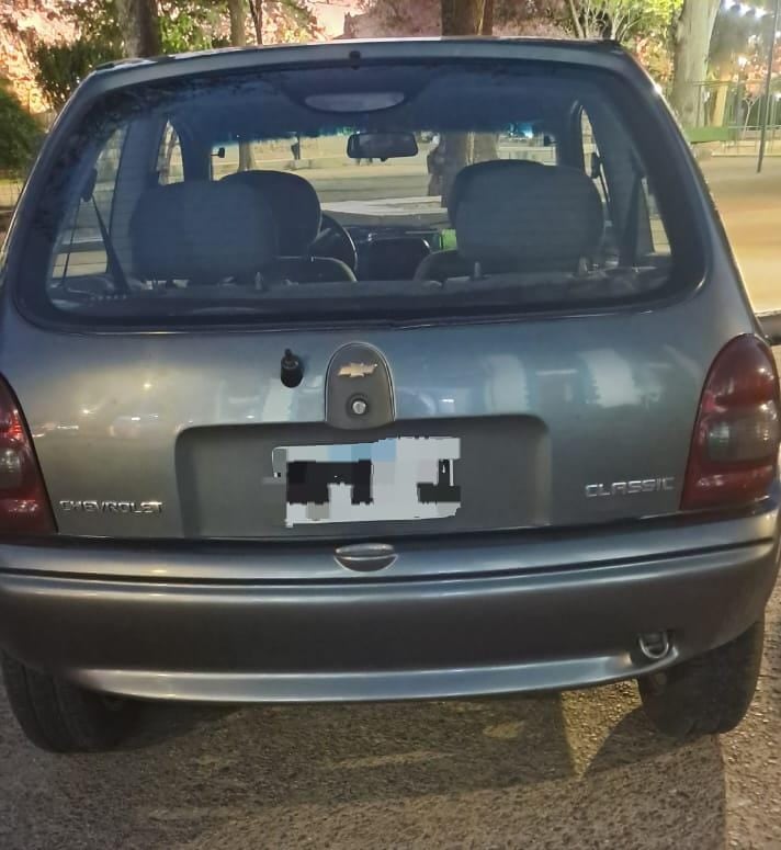 El auto en el que se transportaba el detenido.