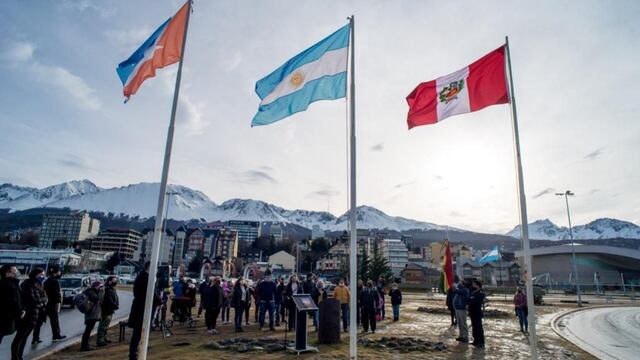 Yutrovic acompañó los actos por el Bicentenario de la Independencia de Perú